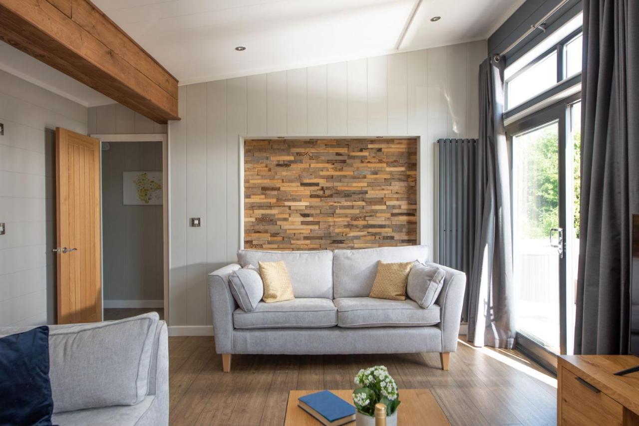 Primrose Lodge, 25 Roadford Lake Lodges Lifton Dış mekan fotoğraf