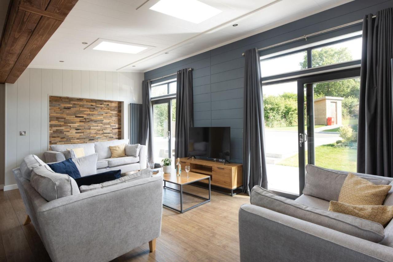 Primrose Lodge, 25 Roadford Lake Lodges Lifton Dış mekan fotoğraf