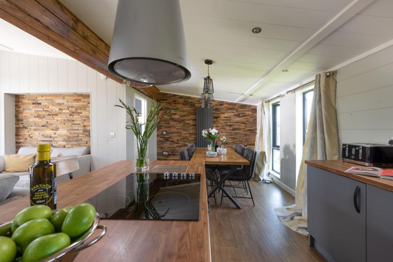 Primrose Lodge, 25 Roadford Lake Lodges Lifton Dış mekan fotoğraf