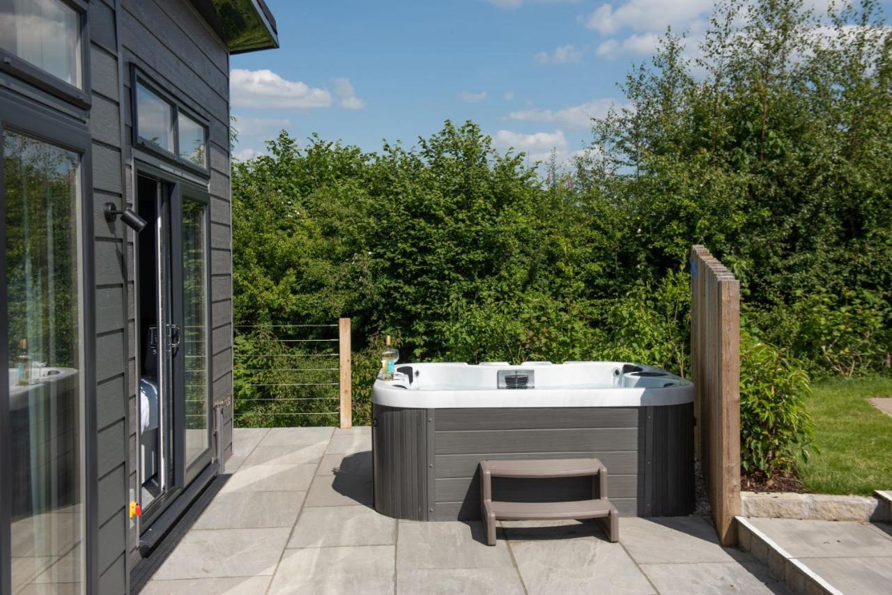Primrose Lodge, 25 Roadford Lake Lodges Lifton Dış mekan fotoğraf